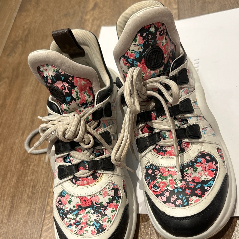 Louis Vuitton Authentic Floral Sneakers - Picture 8 of 8
